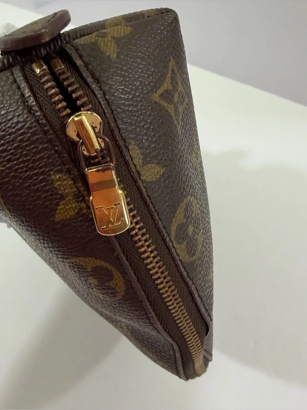 Louis Vuitton Monogram Trousse Demi Ronde Cosmetic Pouch M47520